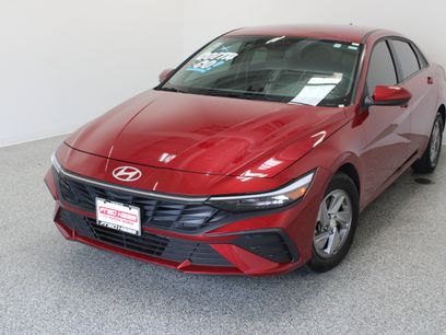 Used 2025 Hyundai Elantra SE