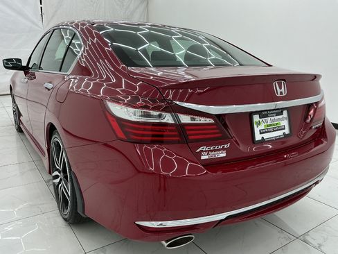 Used 2017 Honda Accord Sport image 9