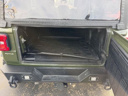 Used 2020 Jeep Wrangler Unlimited Rubicon AWD/4WD image 6