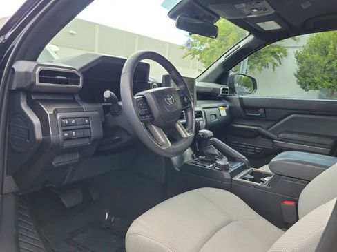 Used 2025 Toyota 4Runner SR5 AWD/4WD image 10