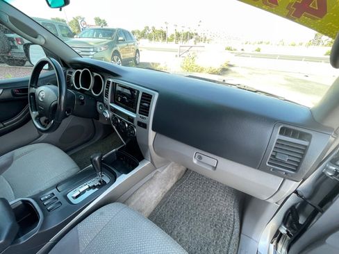Used 2004 Toyota 4Runner SR5 AWD/4WD image 26
