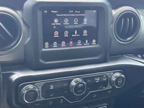 Used 2019 Jeep Wrangler Sport AWD/4WD image 15