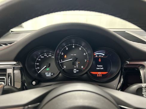 Certified 2025 Porsche Macan AWD/4WD image 14