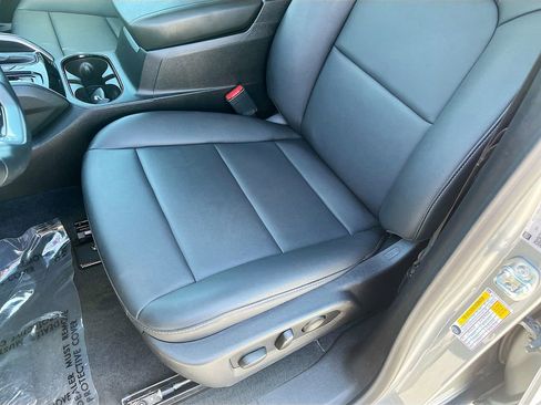 Used 2025 Chevrolet Colorado LT w/ LT Convenience Package AWD/4WD image 18