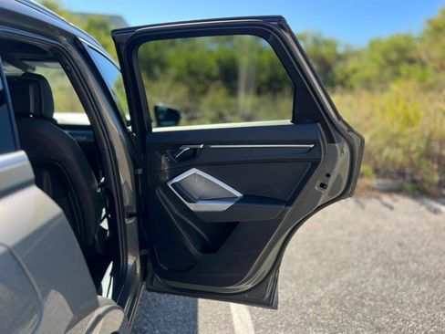 Used 2023 Audi Q3 2.0T Premium image 31