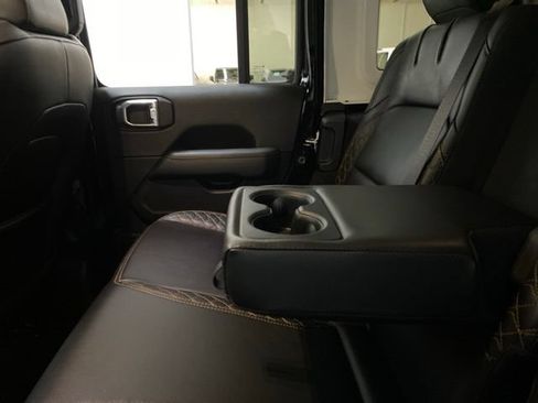 Used 2022 Jeep Wrangler Unlimited Sahara AWD/4WD image 73
