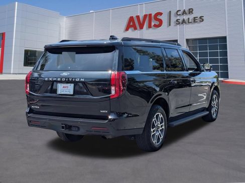 Used 2025 Ford Expedition Max Active AWD/4WD image 6