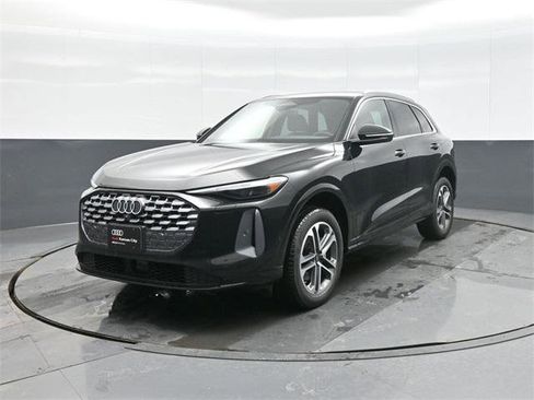 New 2025 Audi Q5 Premium image 3