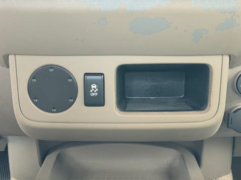 Used 2017 Nissan Frontier SV RWD image 30