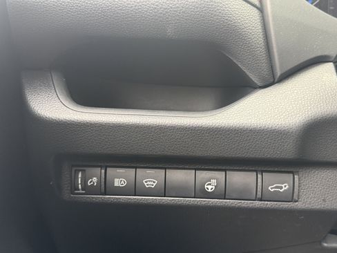 Used 2023 Toyota RAV4 SE w/ Weather & Moonroof Package image 32