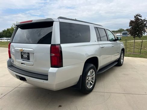 Used 2019 Chevrolet Suburban LT image 6