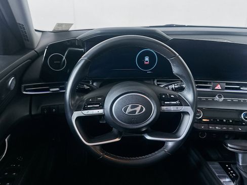 Used 2024 Hyundai Elantra Limited image 18