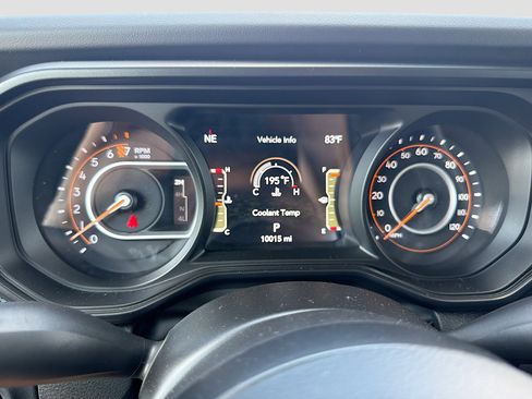 Used 2025 Jeep Gladiator Mojave w/ Technology Group AWD/4WD image 39