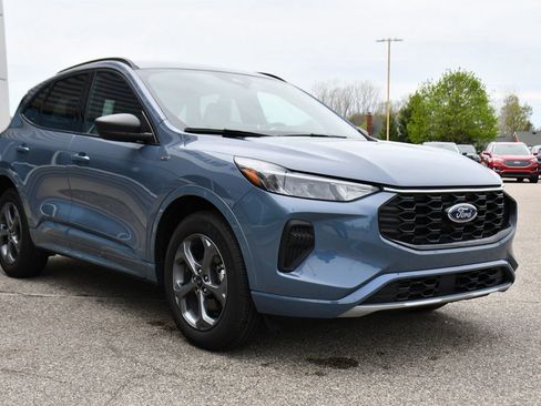 Used 2024 Ford Escape ST-Line w/ Tech Pack #1 AWD/4WD image 9