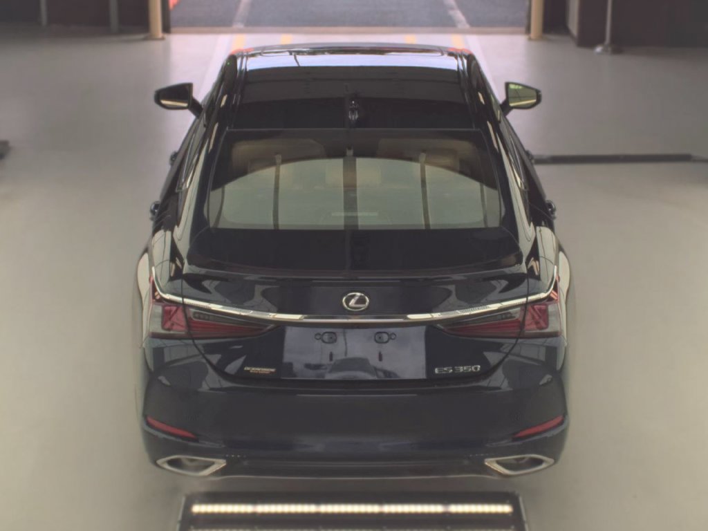 Used 2024 Lexus ES 350 w/ Premium Package FWD image 6