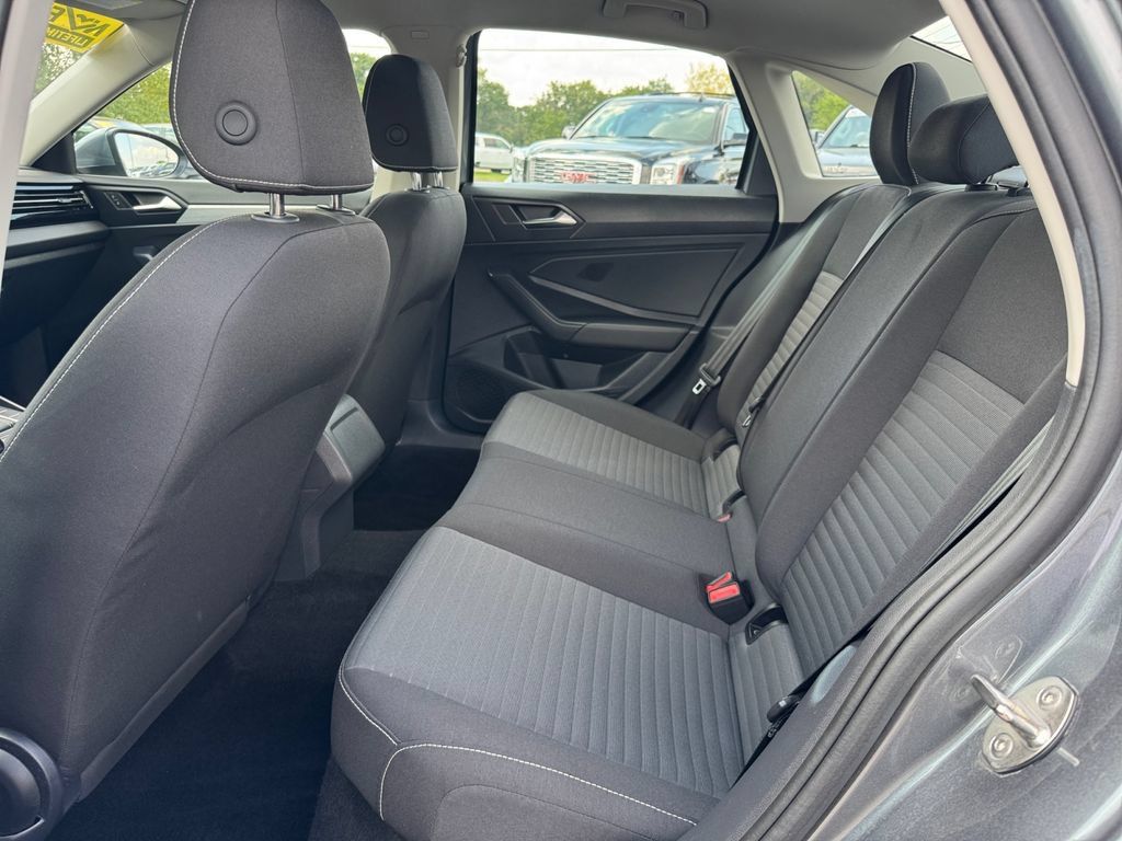 Used 2025 Volkswagen Jetta S FWD image 33
