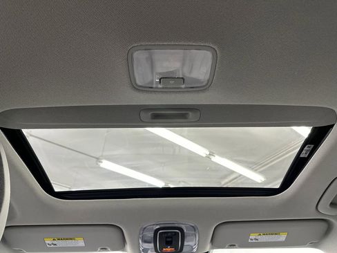 Used 2025 Hyundai Elantra Limited image 21