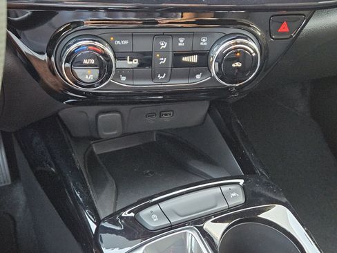 New 2026 Chevrolet Trax RS w/ Sunroof Package FWD image 20