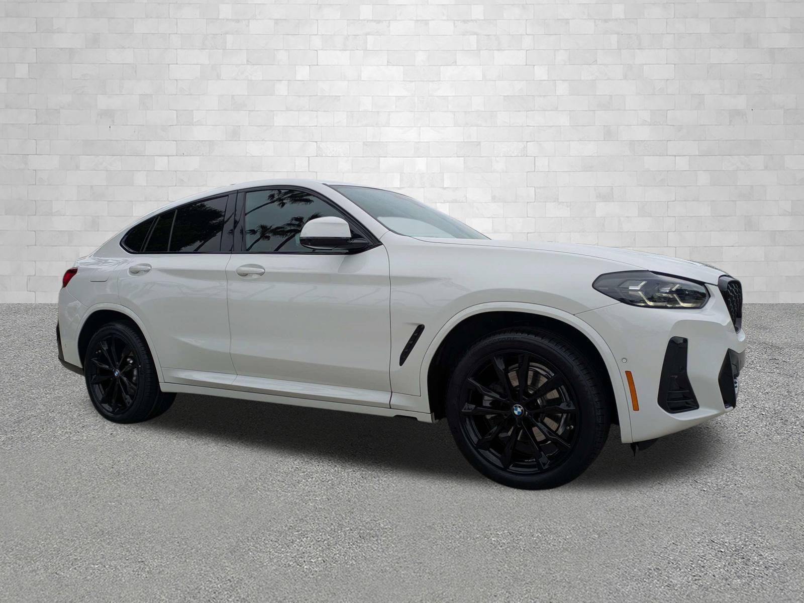 Used 2025 BMW X4 xDrive30i w/ Premium Package AWD/4WD image 1