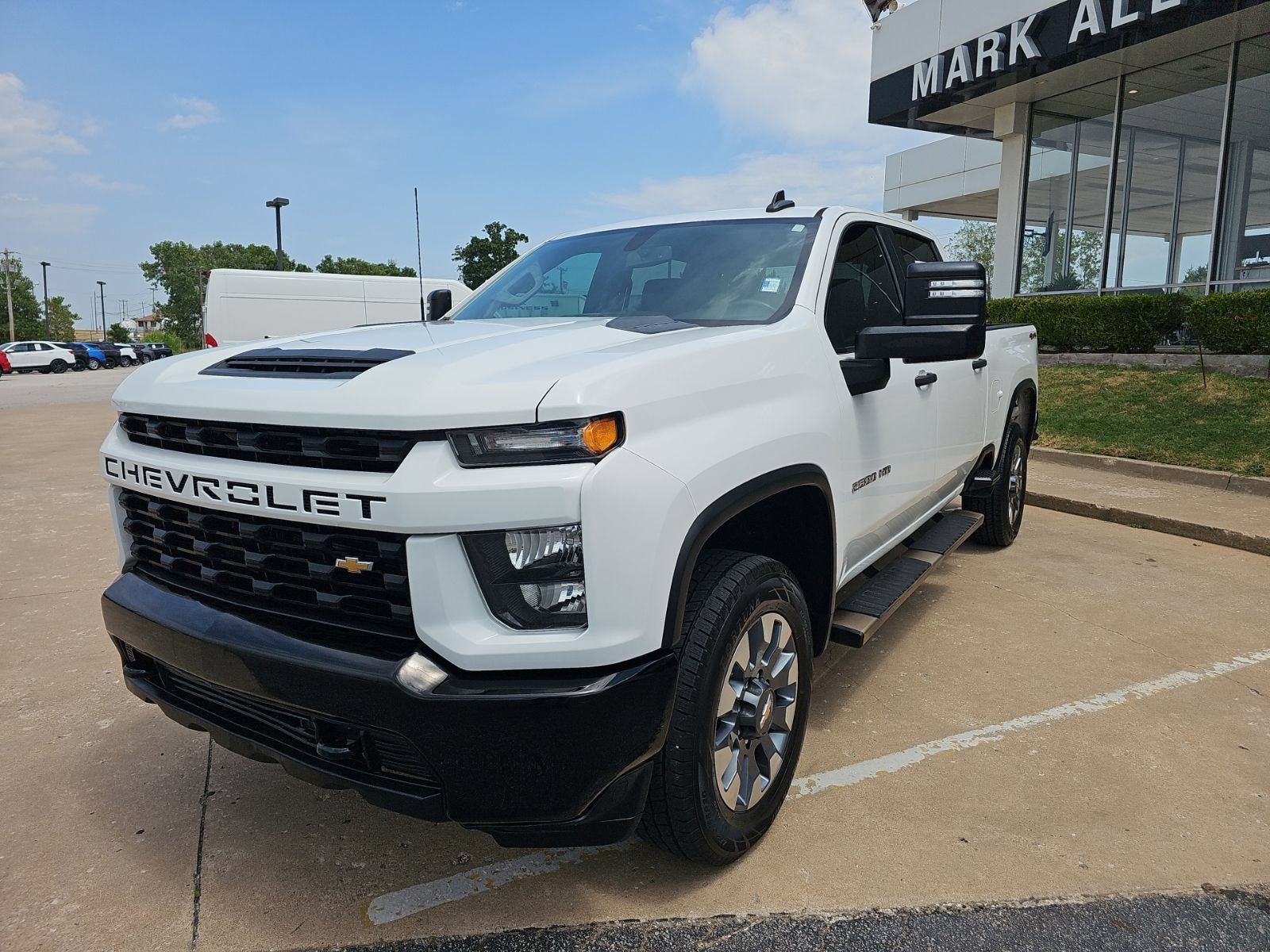 Used 2023 Chevrolet Silverado 2500 Custom w/ Custom Value Package AWD/4WD image 9