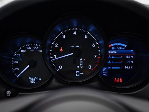 Used 2025 Porsche Macan image 27