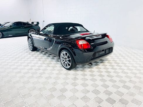 Used 2002 Toyota MR2 RWD image 7