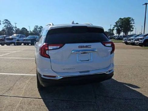 Certified 2024 GMC Terrain SLT image 7