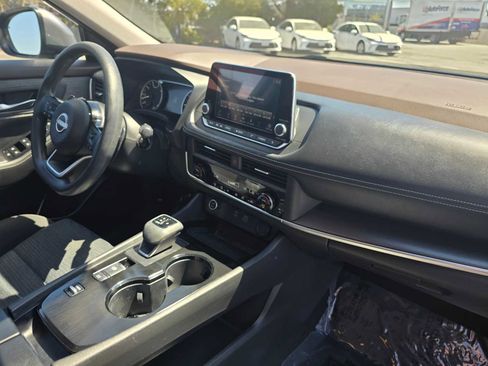 Used 2023 Nissan Rogue SV image 13