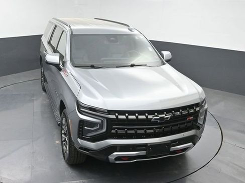 Used 2025 Chevrolet Suburban Z71 AWD/4WD image 40