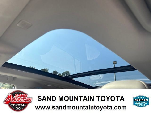 Used 2021 Toyota Highlander Platinum FWD image 16