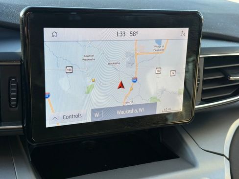 Certified 2021 Ford Explorer XLT w/ Equipment Group 202A image 18