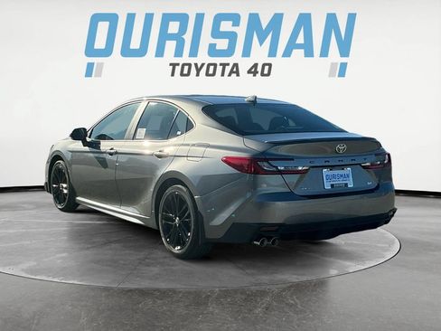 Used 2025 Toyota Camry SE w/ Convenience Package FWD image 5