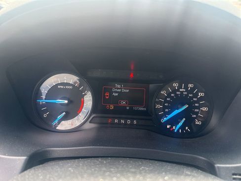 Used 2017 Ford Explorer XLT FWD image 4