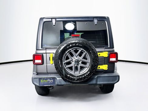 Used 2024 Jeep Wrangler Sport S image 7