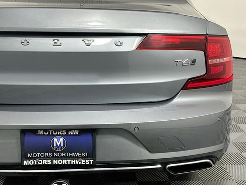 Used 2018 Volvo S90 T6 Momentum w/ Convenience Package image 20