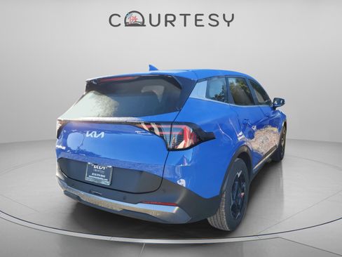 New 2026 Kia Sportage EX FWD image 4