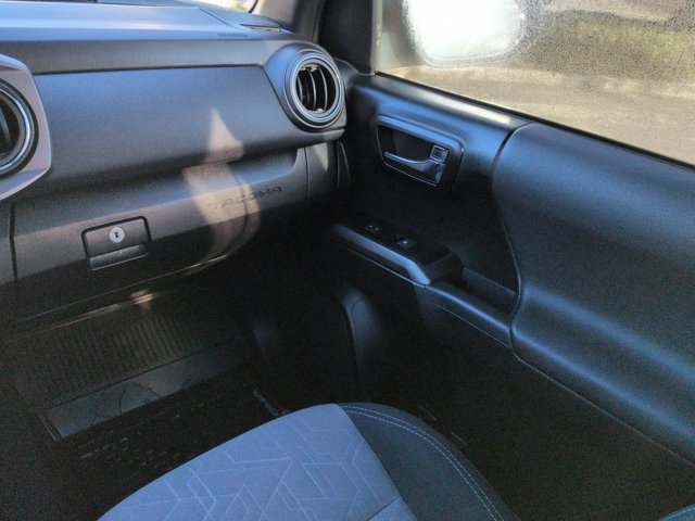Used 2021 Toyota Tacoma TRD Sport w/ Technology Package RWD image 16