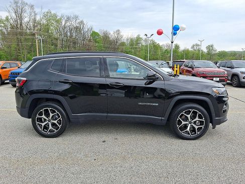 Certified 2025 Jeep Compass Limited AWD/4WD image 25