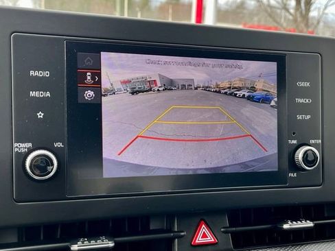 Used 2024 Kia Sportage LX image 25