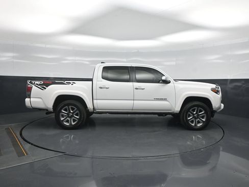Certified 2017 Toyota Tacoma Limited w/ Tow Package AWD/4WD image 8
