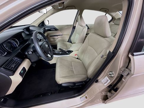 Used 2017 Honda Accord LX image 14