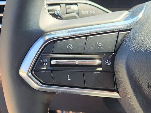 Certified 2025 Chevrolet Traverse LT FWD image 20