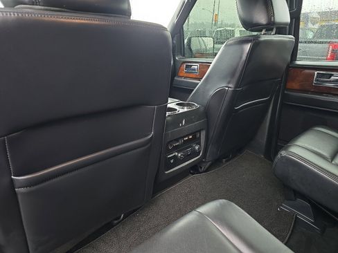 Used 2016 Lincoln Navigator L Select image 22