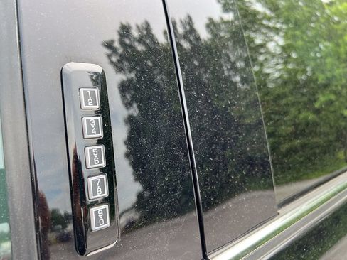 Used 2019 Ford F150 Platinum w/ Equipment Group 701A Luxury AWD/4WD image 13