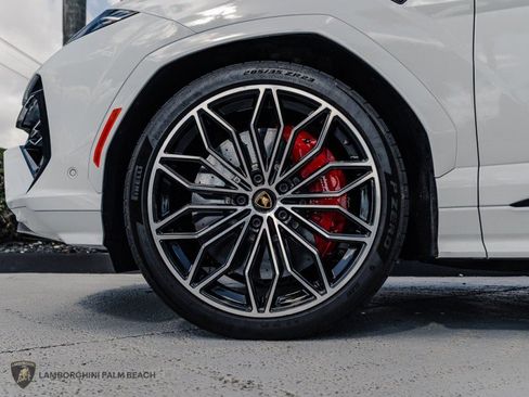Used 2025 Lamborghini Urus SE image 34