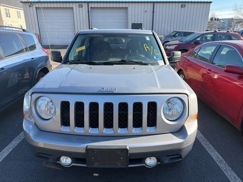 Used 2016 Jeep Patriot High Altitude image 2