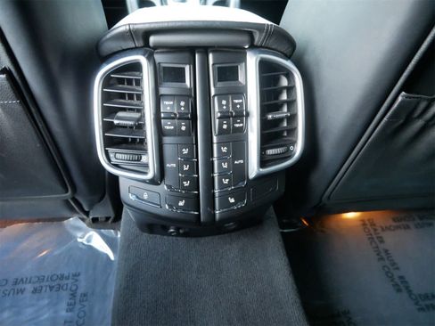 Used 2014 Porsche Cayenne Turbo image 13