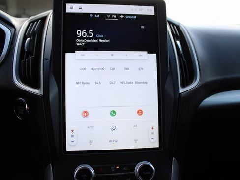 Used 2021 Ford Edge SE image 22