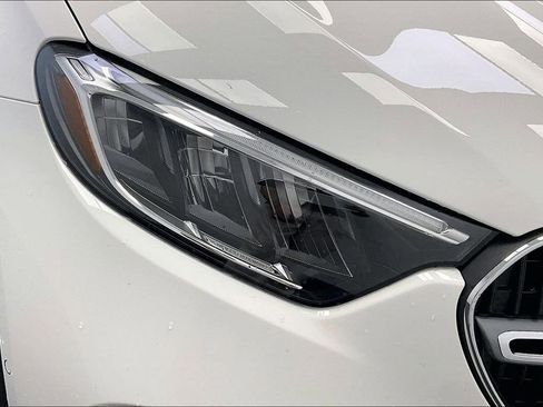 Used 2024 Mercedes-Benz GLC 300 4MATIC image 23