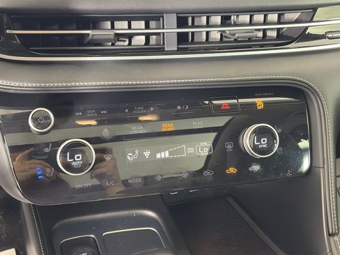 Used 2022 INFINITI QX60 Sensory image 24